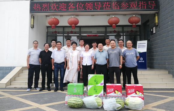 集团及环保领导深入慰问高温一线员工